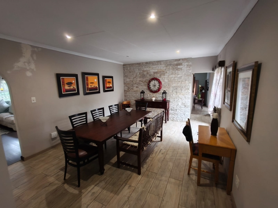 3 Bedroom Property for Sale in Safari Gardens North West